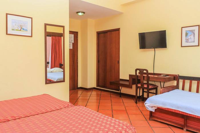 Triple room colina dos mouros silves Triple room colina dos mouros silves