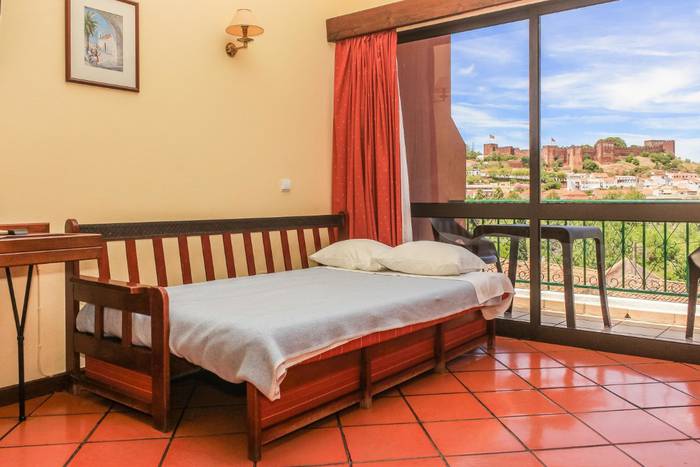 Triple room castle view colina dos mouros silves Triple room castle view colina dos mouros silves