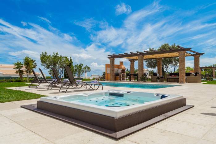 Four bedroom villa private pool + jacuzzi Colina da Lapa & Villas  Carvoeiro