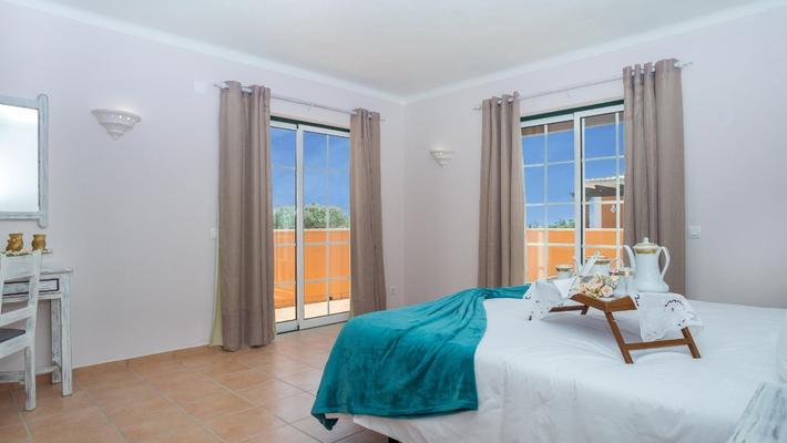 Three Bedroom Villa with Private Pool Colina da Lapa & Villas Carvoeiro Three Bedroom Villa with Private Pool Colina da Lapa & Villas Carvoeiro