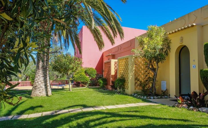 Apartamentos e espaços aconchegantes para eventos privados ou festas. Carvoeiro Colina Village Apartamentos e espaços aconchegantes para eventos privados ou festas. Carvoeiro Colina Village